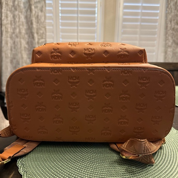 MCM large leather backpack *brand new* Great bag for anyone!!!! - Picture 5 of 13